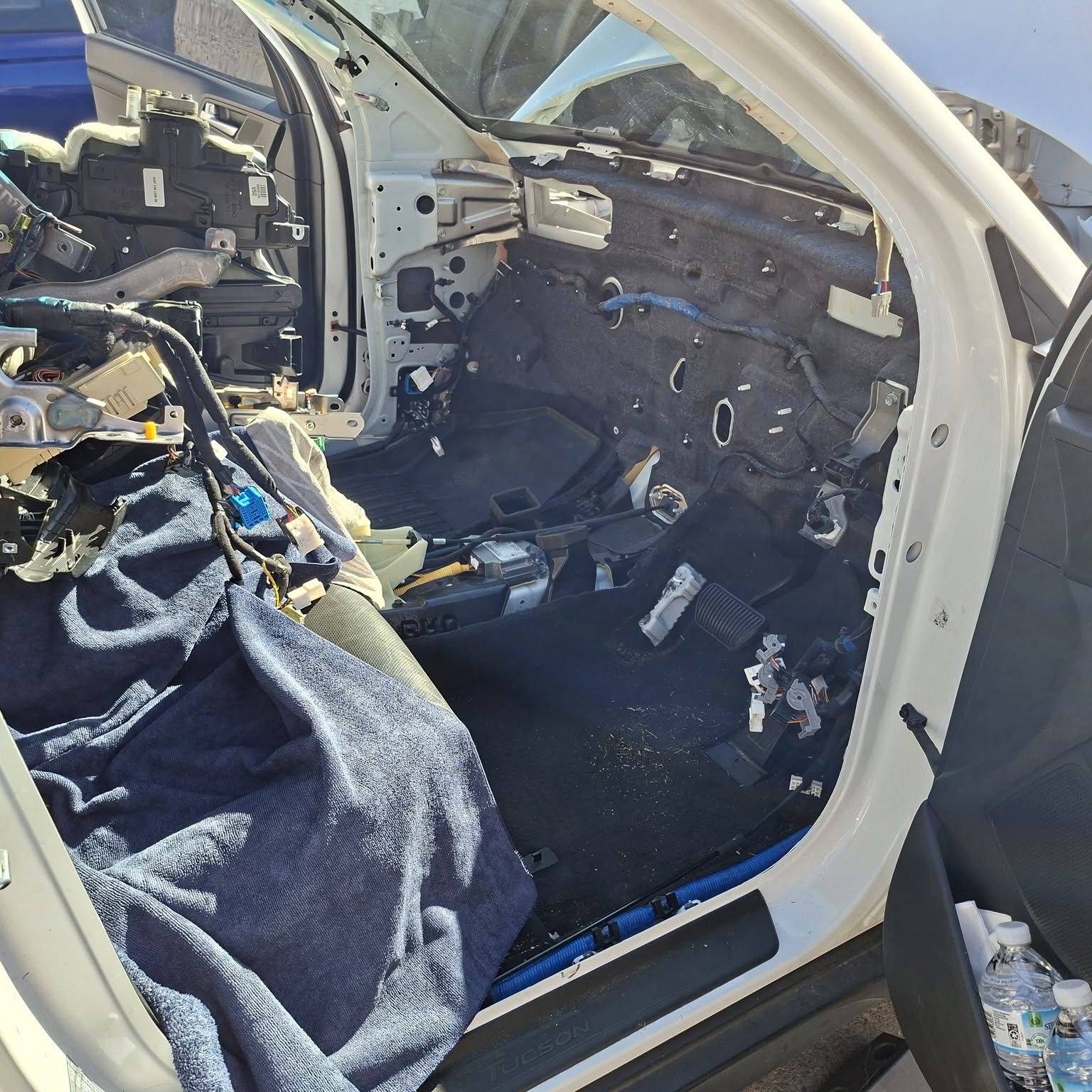 Hyundai cabin stripped with the dash out